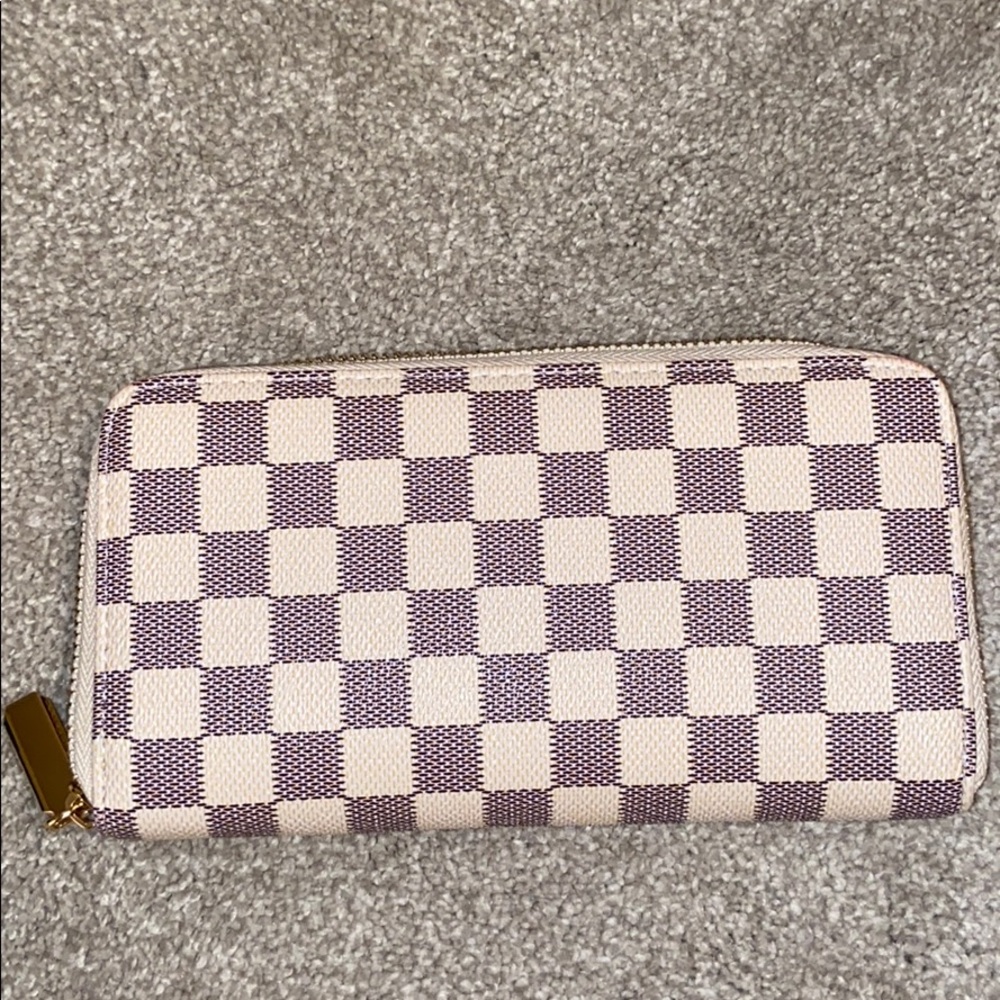 Daisy Rose wallet
